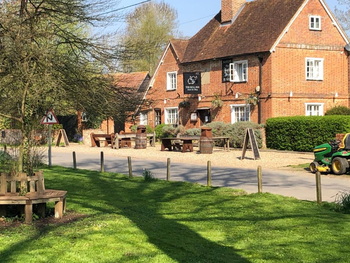 The Bull Inn Pub Stanford Dingley 외부 사진